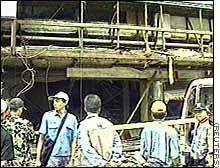 blasted_store_reut.jpg (14531 bytes)